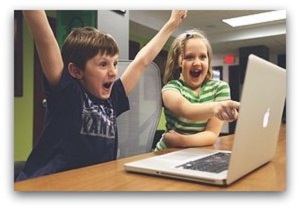 "9 Tips on How to Successfully Live Stream with Periscope, Meerkat & Blab" by Mikhail Yourtaev